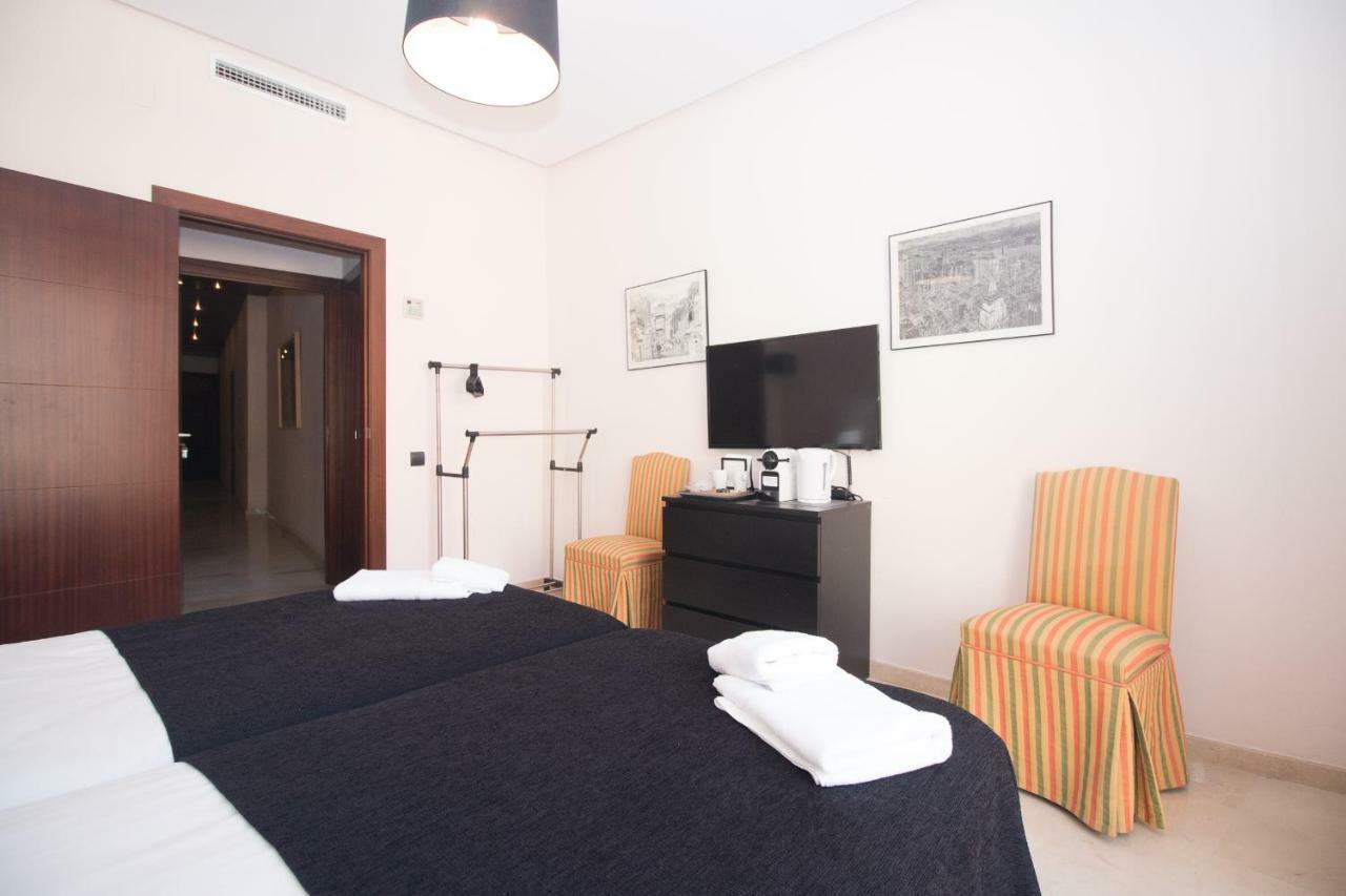 Bet Apartments - Canovas Rooms Валенсія Екстер'єр фото